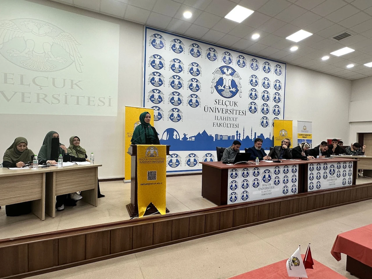 Fakültemizde Arapça Münazara Yarışması Düzenlendi